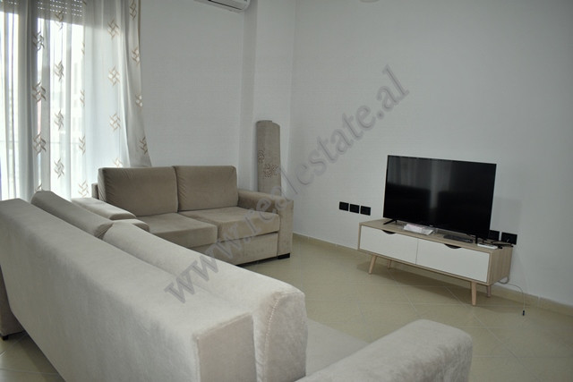 Apartament 2+1 me qira prane rruges Sami Frasheri ne Tirane.

Ndodhet ne katin e 4-te te nje palla